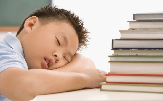 学生上课睡觉该不该管？这需要考虑吗？
