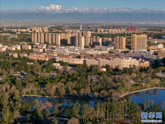 新疆五家渠：园林城市绿意浓