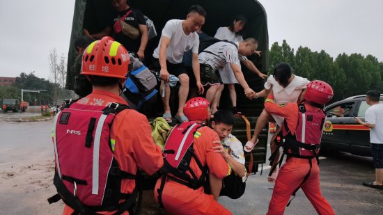 <em>蚌埠消防</em>救援支队郑州转移310余人