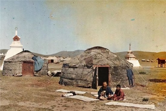 外蒙古教科书是<em>如何介绍自己</em>的历史的？写的基本都是和我国的...