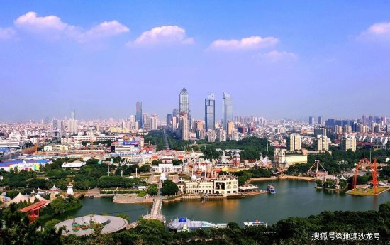 在江苏省的十三个地级以上<em>城市</em>中，<em>哪个城市</em>的人口数量最多？