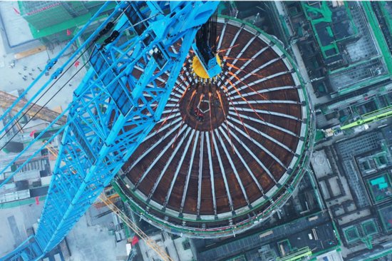 中国人的故事|<em>徐大堡</em>3号核电机组穹顶吊装就位，他们如何把740吨...