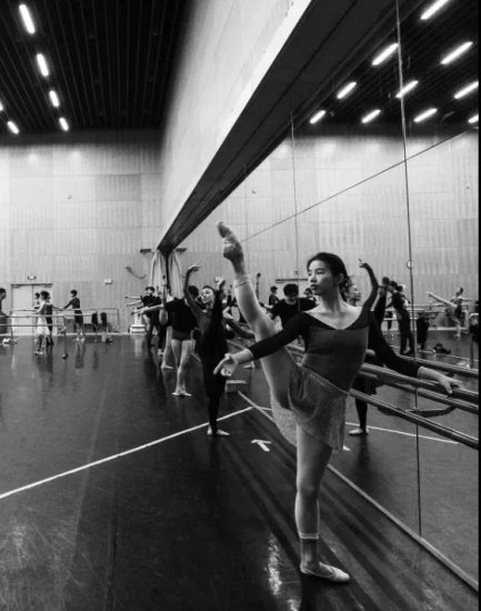 维也纳芭蕾舞大奖赛 苏州芭蕾<em>舞团</em>选手“满载而归”