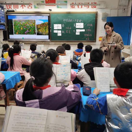 重庆科学城石板小学开展“五学课堂”实践展示