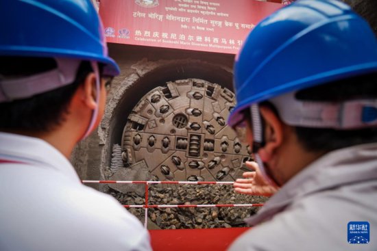 中企承建的尼泊尔最大引水隧道主体提前一年贯通