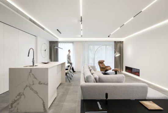 以白色为主的两居室，适当的改动家里空间，塑造实用舒适的家