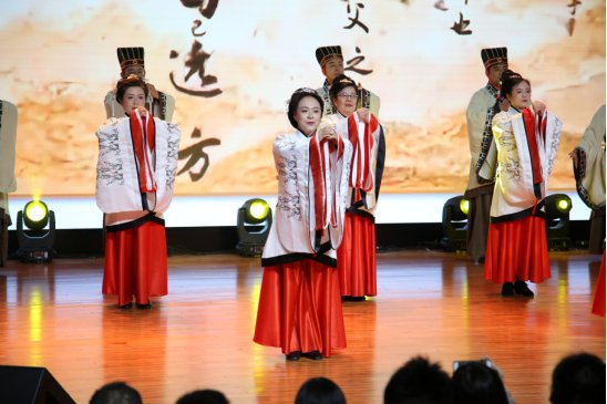 石家庄市长安区举办庆“三八”国际妇女节<em>时装</em>秀展演