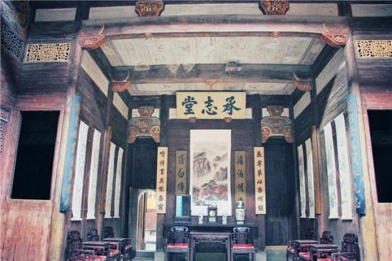 安徽最美古村落，始建于南宋，村内的承志堂有''民间故宫''美誉