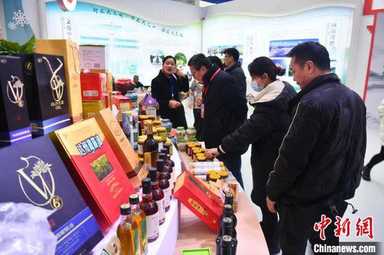 第十一届中国（<em>达州</em>）秦巴地区商品交易会开幕 17个国家及地区...