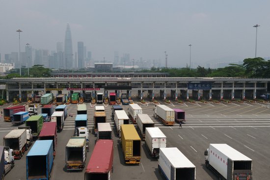2023年经深圳湾口岸出入境交通工具约350万辆次 居全国第一