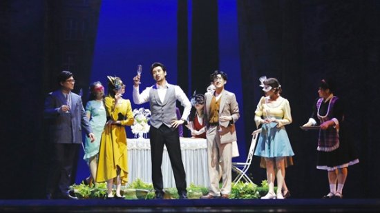 开启今夏舞台合家欢模式，音乐剧《<em>天生一对</em>》中文版将在上海...