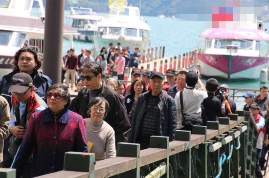台湾陆委会：1至4月大陆游客赴台总人数减逾五成