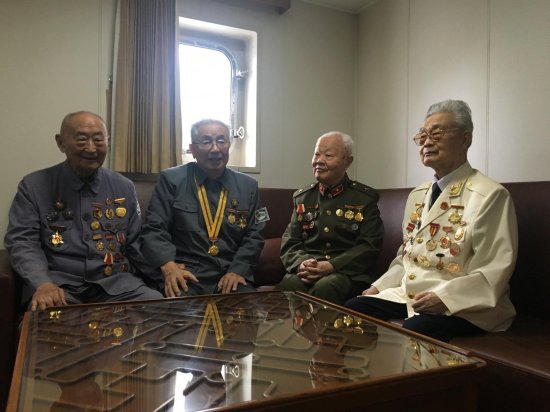 这位96岁的抗战老战士，两次以英雄身份经过天安门，与毛泽东...