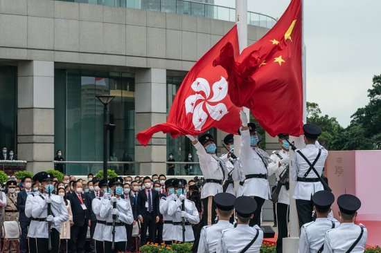 香港<em>中小学明年</em>起须每个上课日升挂国旗