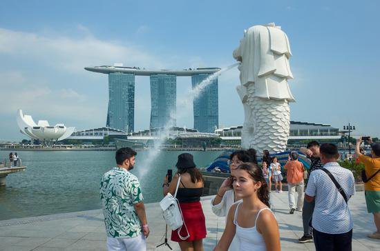 中国新加坡将互免签证，新加坡酒店搜索量增4倍，出境游“说走就...