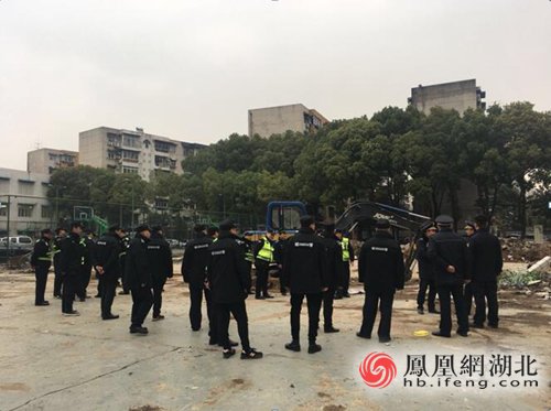 武汉城管开展春季集中拆违行动 6个区共拆除1万余平方米