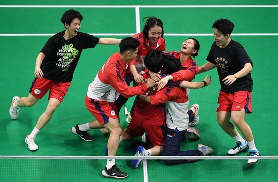 时隔<em>12年</em> 中国羽毛球队重夺汤尤杯