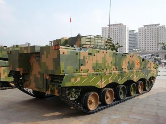 失血而死的乌军证明，中国装甲车思路是对的，美制战车<em>现出原形</em>...