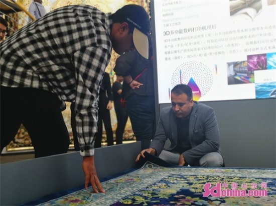 “Amazing，黄河！”外国留学生山东行启动 首站走进地毯艺术...