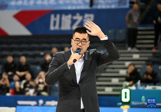 篮球——天津先行者队为张兆旭和<em>张楠</em>举办球衣退役仪式