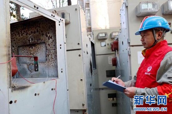 武汉江夏：老旧小区电力改造保障居民春节可靠供电