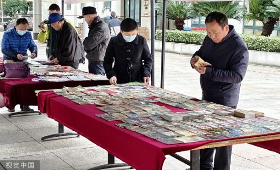 武汉淘书节举办 老版连环画展现时代印记