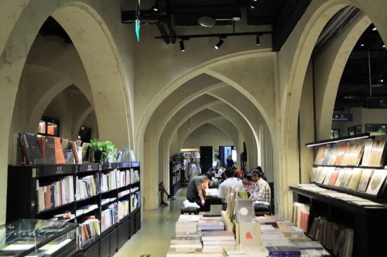 投资1.4亿西安最美书店闭店！很多书店都亏本，谁会为此买单？