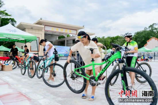 2020“椰国杯”业余<em>自行车</em>邀请赛在澄迈瑞溪举行