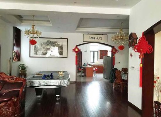参观上海亲戚的超大豪宅，网友：这是唯一把别墅住成农村房的人...