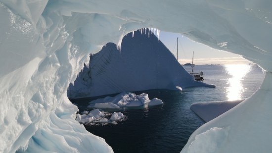 环球航海第一人翟墨再创辉煌 完成人类首次不停靠环航北冰洋