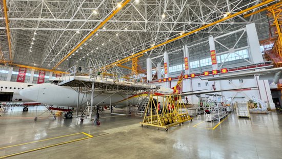 海南自贸港首单波音737NG“客改货”业务正式启动