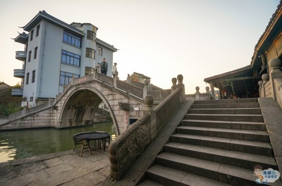 我国婉约灵秀的水之城，被誉为东方威尼斯，桥梁数堪称全国之最