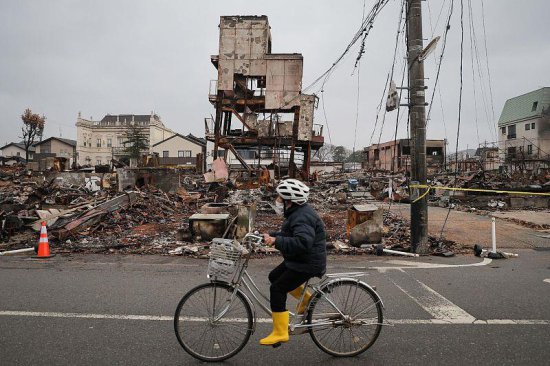 震后一个月 日本灾民生活困顿重建<em>无期</em>