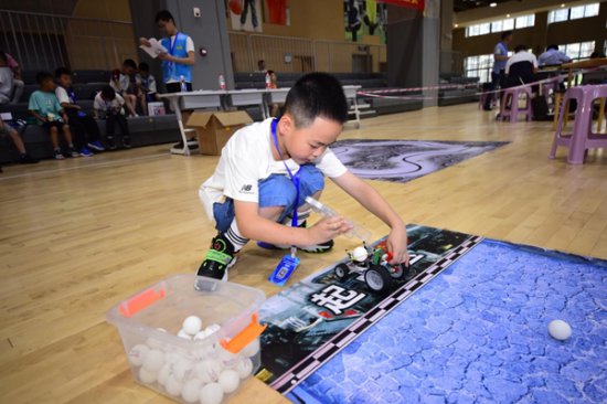 全国青少年<em>通信科技</em>创新大赛重庆选拔赛举行 上千名中小学生展开...
