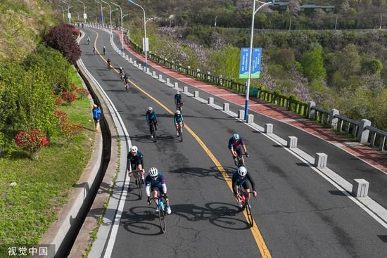 江苏连云港：自行车骑行大会举办 10多个省市选手参赛