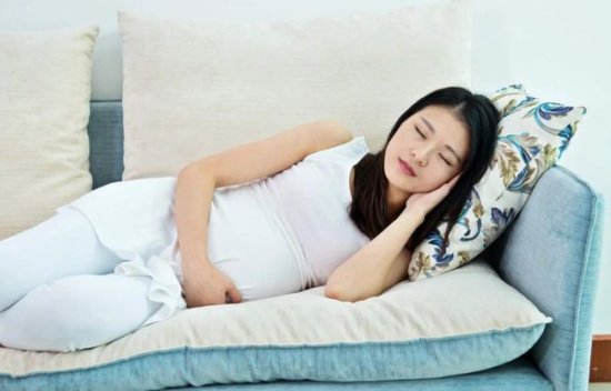 不同“睡姿”影响宝宝成长，<em>怀孕</em>的你还真别盲目，你睡对了吗？