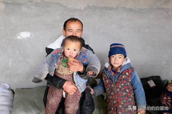 徐州这户家庭，有8个孩子，经常被围观，平时家里比幼儿园还热闹