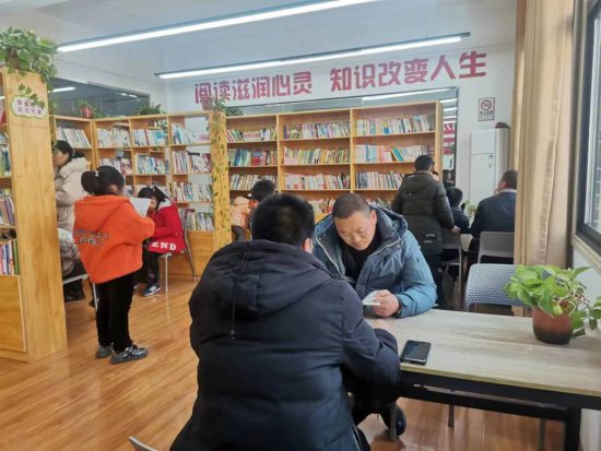 河南西峡：书香润农家 农家书屋为乡村振兴赋能充电