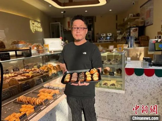 “烘焙”甜蜜绵长的事业 台湾青年南京开温暖小店