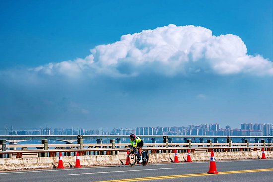 “体育+旅游”骑出加速度 学青会赛事让广西防城港声名大噪