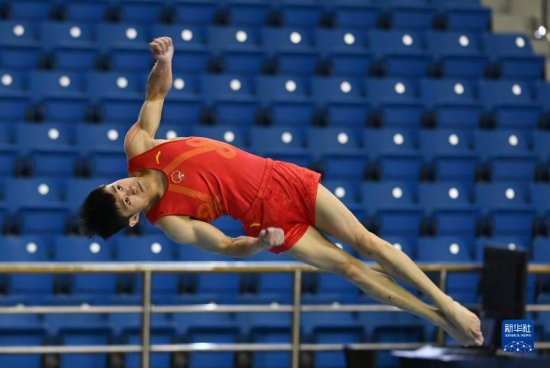 亚锦赛：杨家兴晋级男子自由体操决赛