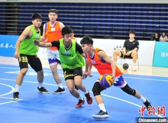吉林省百余支青少年球队争锋三人篮球赛
