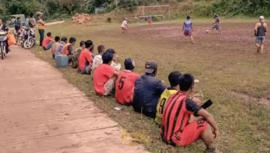 山村里的茶人足球队 让梦想插上翅膀