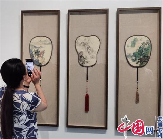 《自在清风》柳承宗扇画作品展在苏州开幕！