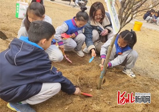石家庄高新区第一实验学校开展植树节主题系列活动