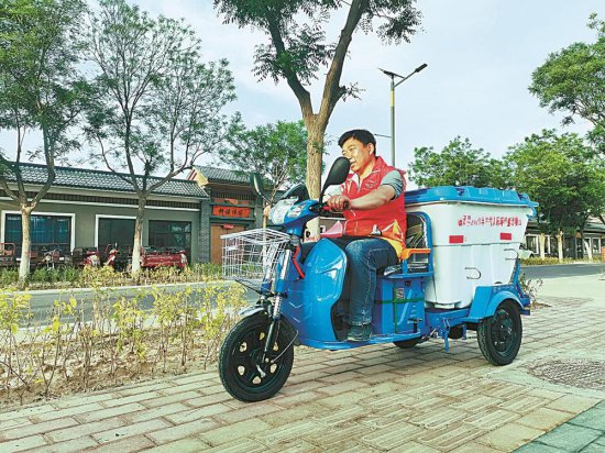 临泽县鸭暖镇：“咱村也有垃圾车， 电动清运真给力”