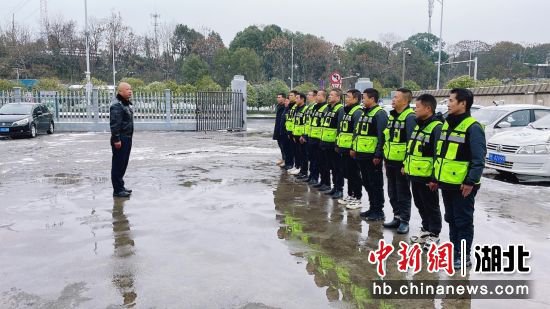 <em>宜昌</em>车管所确保雪天驾考如期安全进行