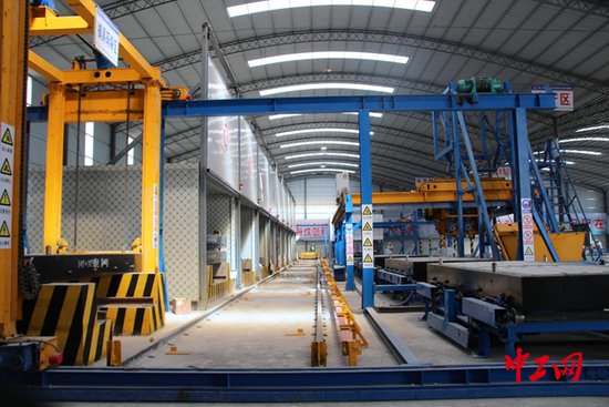内蒙古乌海市首个自动化<em>小型预制构件厂</em>正式投产